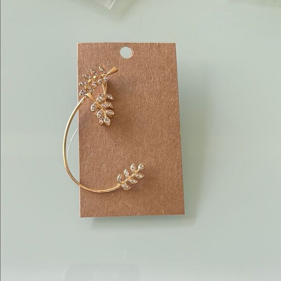 Gold Leaf Ear Cuff A1138 - Picture 2 of 2